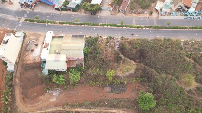 Cần bán đất mặt tiền đường Nguyễn Chí Thanh, view ruộng cực đẹp. - 1