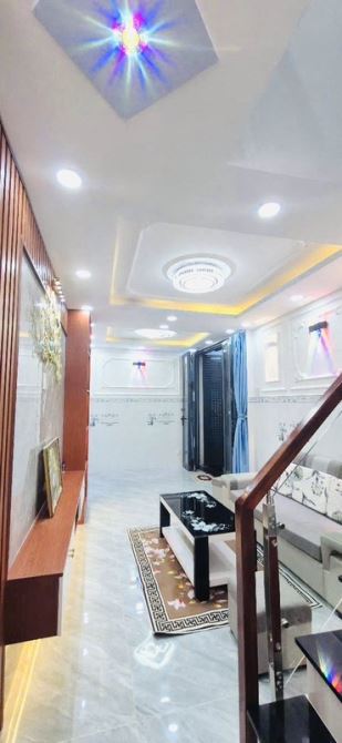 Tặng full nội thất cao cấp, nhà đẹp Bình Đông, 40m2 xây kiên cố, SHR, nhỉnh: 3 t.ỷ - 1