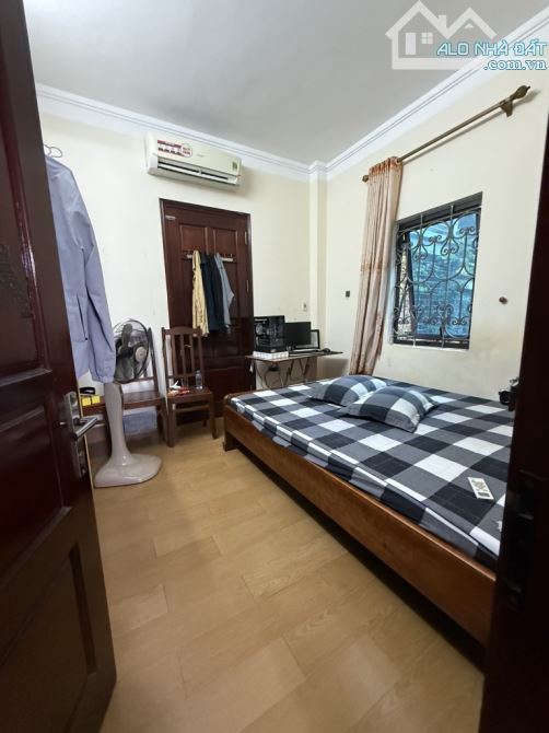 Bán nhà Khương Đình - Thanh Xuân diện tích 40 m2 4 tầng MT 4 m nhà còn mới về ở ngay - 1