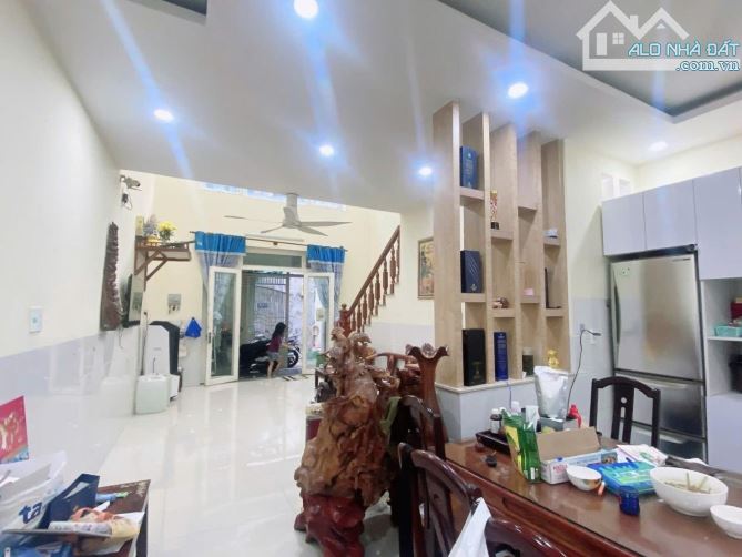 Bán nhà 2 tầng đường ô tô, ngay Linh Trung, Hoàng Diệu 2, Thủ Đức, nhĩnh 2 tỷ - 1