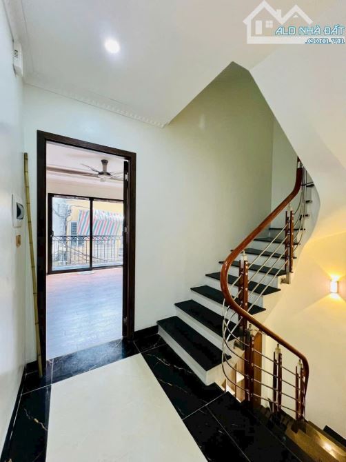 Nhà cực đẹp, oto qua, gần Phố, Tam Trinh, thang máy, 68m2 x mtiền 6m. Sốt bán 12.8 tỷ - 12
