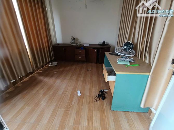 Cho thuê kho đường An Thượng, Hoài Đức, HN. DT 1800m, thông sàn có PCCC, xe công đỗ cửa. G - 16
