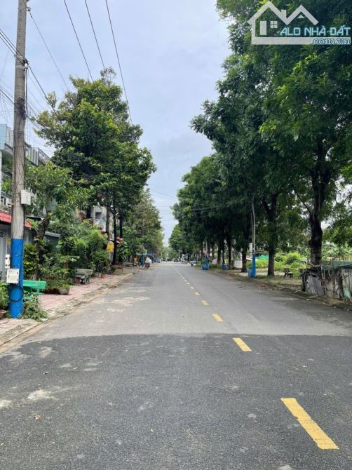 Bán nhà 1 Trệt 1 Lầu Dĩ An,SHR đường 10m thông,gần trường THPT Ng.Th.Miinh Khai - 2