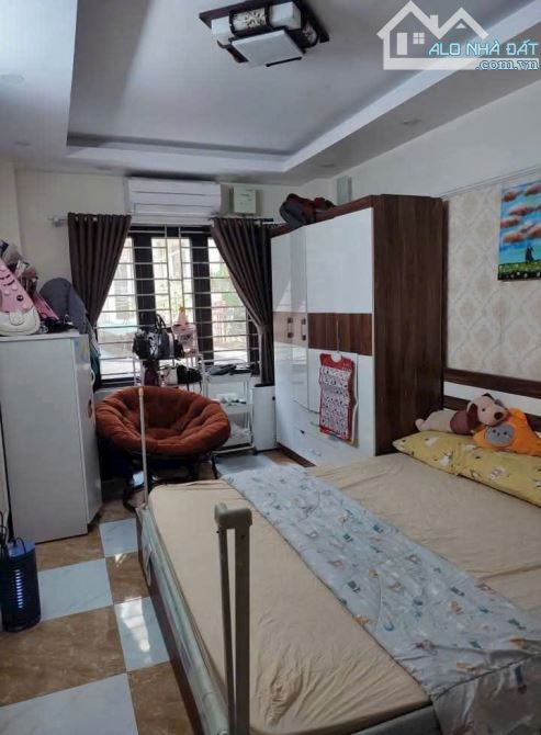 Nhà riêng 33m2 dân xây Ngọc Thụy, Long Biên- Ngõ riêng, ô tô đỗ gần,Vị trí đẹp-Chẵn 5 tỷ - 2