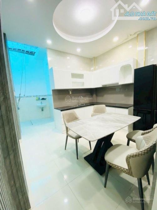 Bán nhà Nguyễn Thị Tần, Quận 8, hiện hữu, không qui hoạch, 3PN, giá chỉ 4.99 Tỷ - 2
