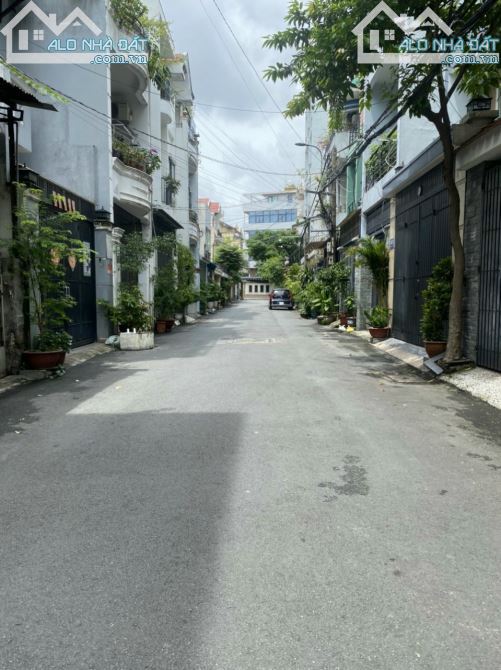 Bán Nhà HẺM XE TẢI Lê Thị Hồng, P.17, Gò Vấp, DT: 4.2m x 15.5m, đúc 3 lầu, giá: 9.5 tỷ TL - 2