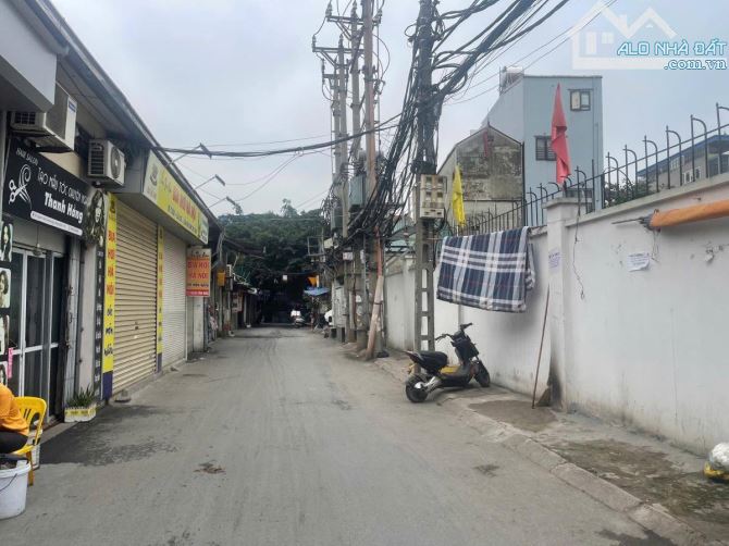 BÁN GẤP NHÀ ĐÔNG THIÊN CĂN GÓC - Ô TÔ ĐỖ CỬA - NHÀ MỚI ĐẸP - SỔ VUÔNG ĐẸP, NỞ HẬU - 2