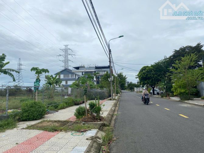 Bán lô đất góc Nguyễn Quang Chung - em Tài chuyên Hòa Xuân - 2