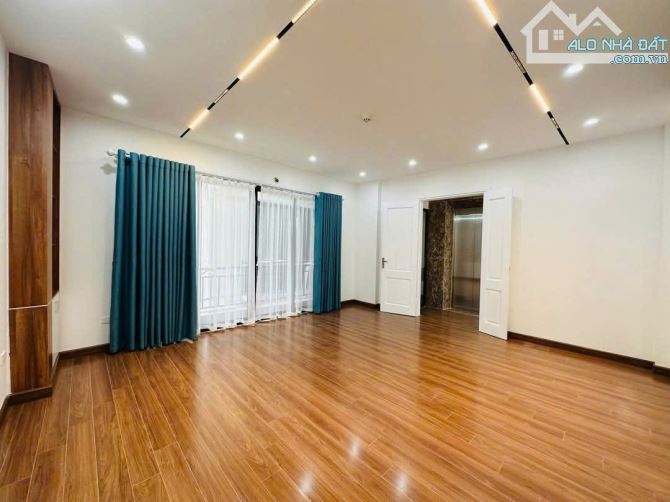 -	CHO THUÊ NHÀ NGÕ TRẦN DUY HƯNG- THANG MÁY- Ô TÔ VÀO NHÀ-DT 41M 6T-3PN-MỚI ĐẸP-CHỈ 30TR - 2