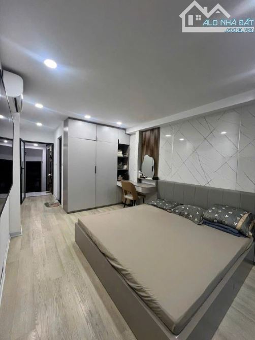 SIÊU PHẨM THANH BÌNH PHÂN LÔ VỈA HÈ THANG MÁY chỉ 12,5 tỷ 45m2 5 tầng 6 phòng - 2