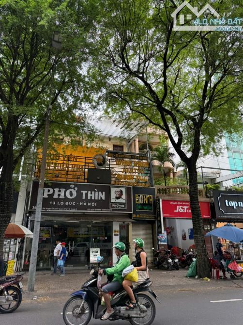 Bán Nhà 2 Mặt Tiền Bà Huyện Thanh Quan, Q3 . DT: 4.1x28m Vuông Vức, HĐT 70tr/Tháng - 2