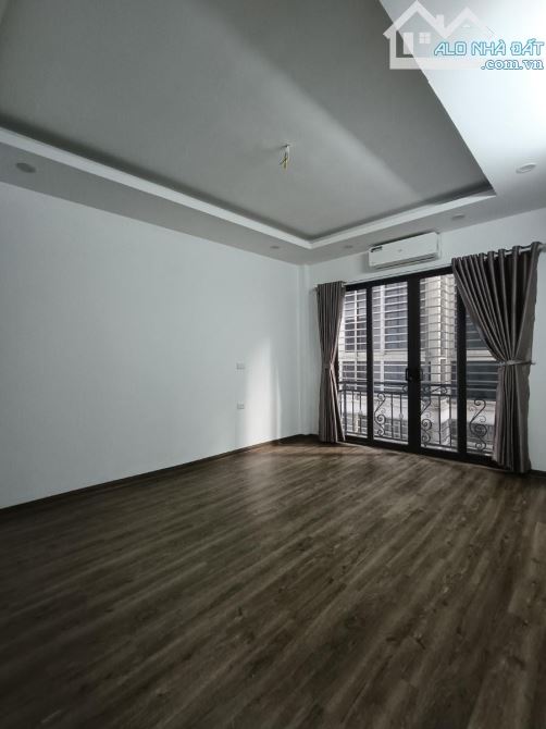 Tôn Đức Thắng - Nhà dân mới đẹp, ở luôn - 54m*5T - 13 Tỷ - Giá tốt - 2
