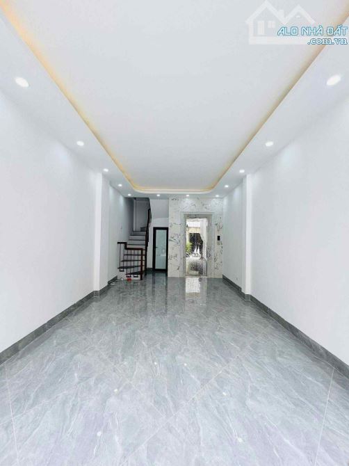 Ô TÔ TRÁNH, VỈA HÈ, GẦN HOÀN KIẾM, 6 TẦNG THANG MÁY, GẦN 40M2 , LOANH QUANH 10 TỶ - 2