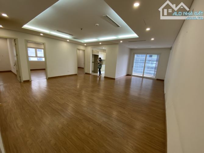 Cho thuê chung cư 34T Hoàng Đạo Thúy 135m2, 2 ngủ, 2 wc giá 15tr/th - 2