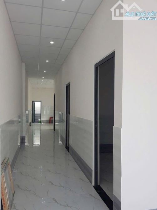 ❌ khu vực Trung Chánh Hóc Môn. Có căn nhà được rao 920tr có sổ hồng riêng ❌102m2❌ - 2