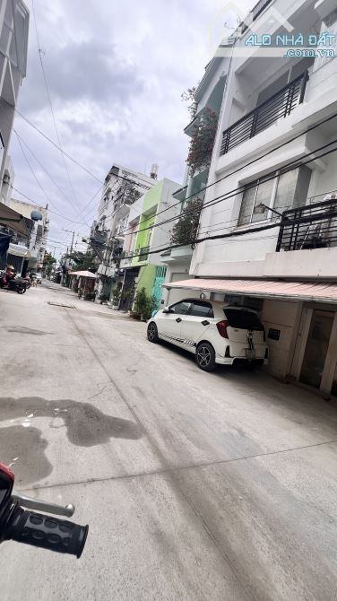BÁN NHÀ MỚI 3 TẦNG ĐẸP FUL NỘI THẤT- Ô TÔ TRONG NHÀ-DƯƠNG CÁT LỢI TT NHÀ BÈ -7.2 TỈ TL - 1