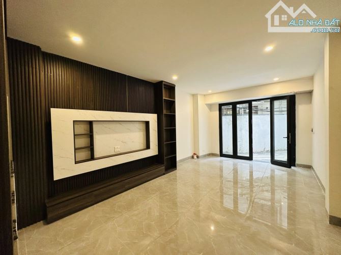Bán nhà Võng thị thang máy dân xây view  hồ tây 50m 7 tầng 14.8tỷ - 2