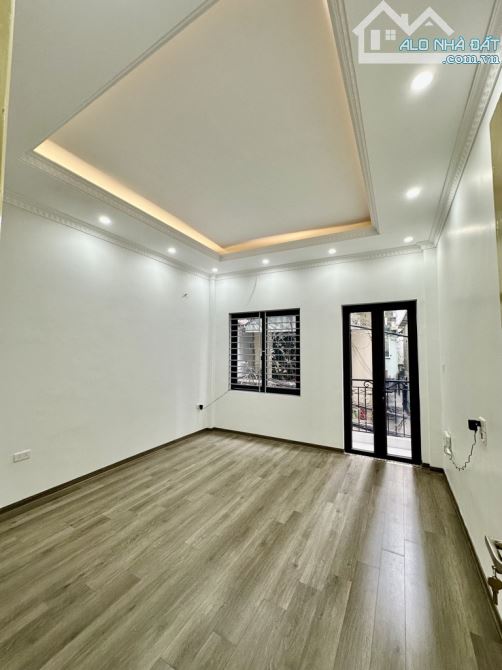 💥 phố VIP Trần Thái Tông 40m - 11 tỷ hơn, ô tô, kinh doanh, 20m ra phố, mới cứng. - 2