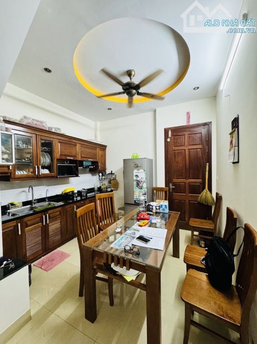 HOÀNG QUỐC VIỆT BÁN NHÀ HIẾM - ĐẸP GARA ÔTÔ - KINH DOANH - NGÕ THÔNG - 2 THOÁNG - FULL NỘI - 2