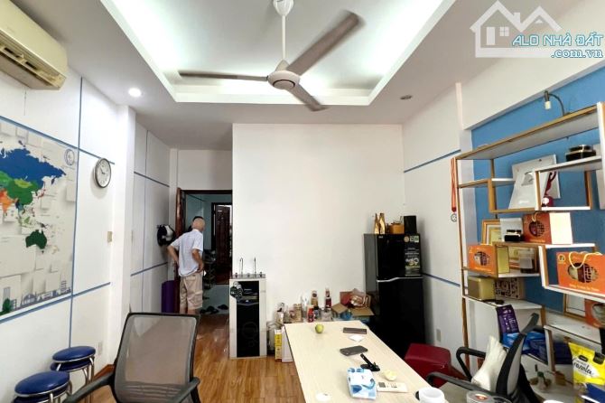 Mẹ tôi Bán gấp  nhà có hầm Đường Hoa, Phú Nhuận, Giá tốt dòng tiền ổn định, sát Quận 1. - 2