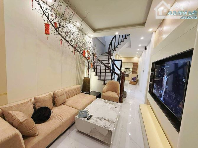 BẮC TỪ LIÊM XUÂN ĐỈNH GIÁ 10 tỷ 50m 5 TẦNG 2 THOÁNG CÁCH ĐƯỜNG Ô TÔ 10 m NHÀ MỚI Ở LUÔN - 2
