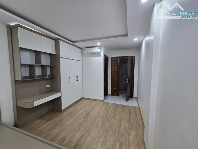 Bán gấp - nhà Xuân Đỉnh - 6 tầng thang máy - chào 9 tỷ - lô góc - ngõ thông - gần ô tô - 2