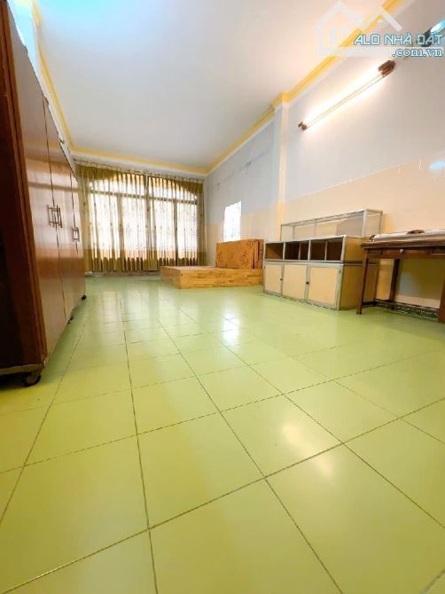 TT TÂN PHÚ - ĐƯỜNG RỘNG 12M - XE HƠI ĐẬU ĐỖ NGÀY ĐÊM - DÂN TRÍ CAO - 4x16 - 3 TẦNG - 2
