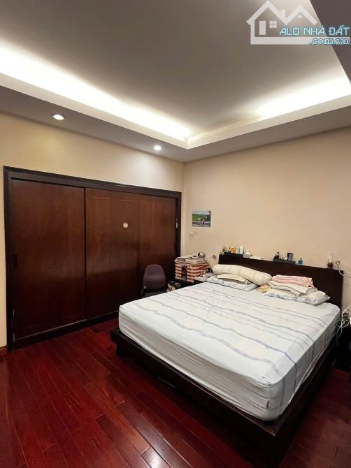 BÁN TOÀ NHÀ CĂN HỘ CẦU GIẤY VỈA HÈ Ô TÔ TRÁNH 10 TẦNG 300TR/THÁNG GIÁ 189TỶ - 2