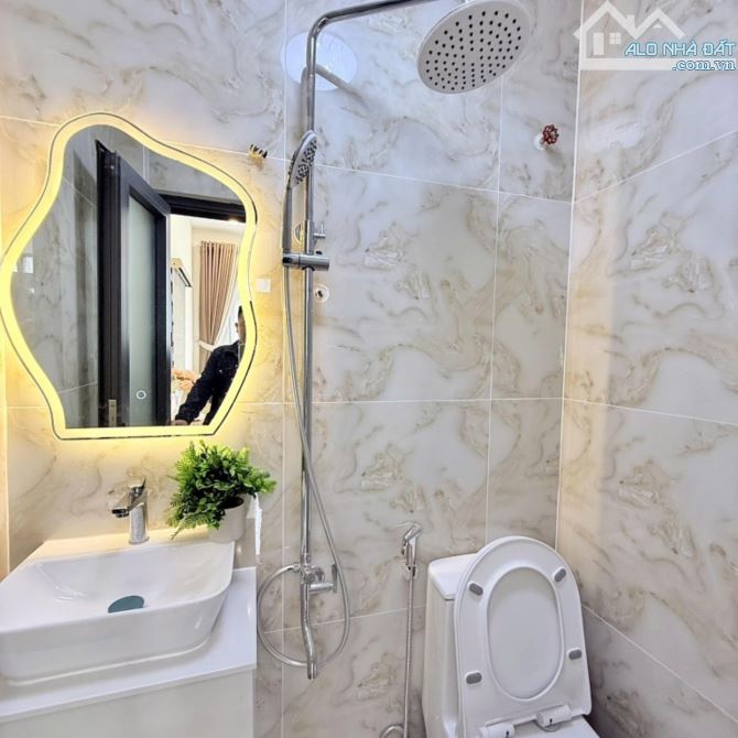 Hẻm xe hơi, 44m2, 3 tầng, phường 11, Gò Vấp, chỉ nhỉnh 4 tỷ - 2