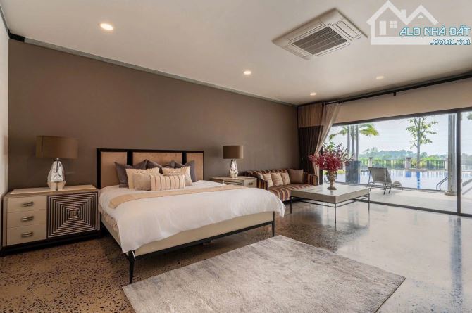 Chủ ngộp cần bán gấp biệt thự ven sông Đặng Thùy Trâm, 240m² khu yên tĩnh mát mẻ - 2