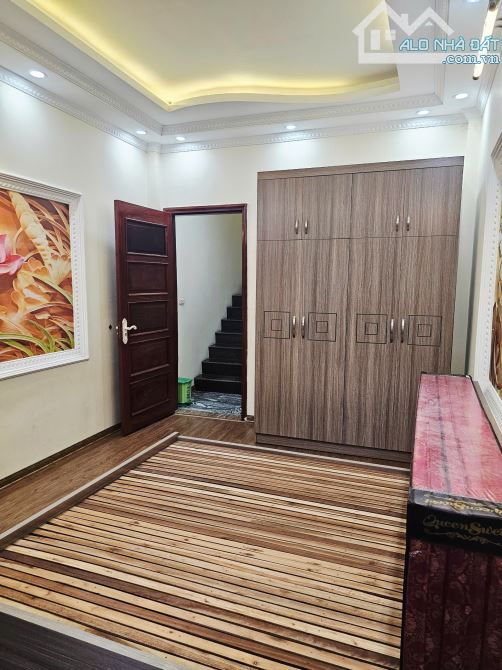 BÁN NHÀ PHỐ TRẠM LONG BIÊN LÔ GÓC 6 TỶ 35m, 5 TẦNG MT 4m, Ô Tô, KD, GIAO PHỐ TƯ ĐÌNH - 2