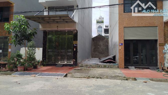 Bán đất TĐC Tu Hoàng đối diện vườn hoa:DT 43m2*ô tô tránh* giá đầu tư. - 2