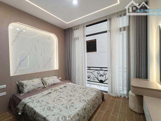 Bán Nhà Phố Chùa Láng - 2 Thoáng - Ở Ngay - Full Nội Thất - 46m, 4Tầng - Chỉ 10.9 Tỷ. - 2
