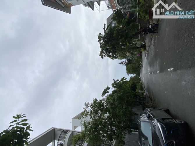 BIỆT THỰ ĐƯỜNG LIÊN PHƯỜNG, GẦN THE GLOBAL CITY – 240M² - GIÁ 24 TỶ - 2