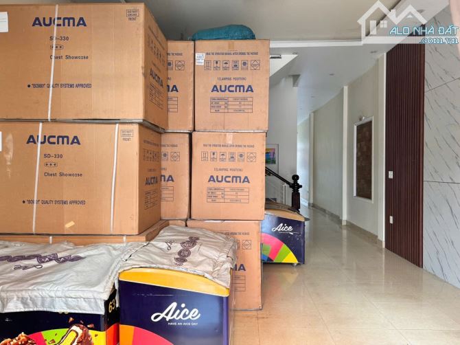 Bán nhà mặt tiền Phạm Văn Đồng nối dài