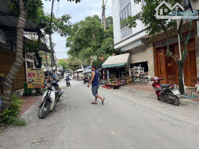 Dt:130 có hơn 3tỷ tí xíu .Đông Xuân -Sóc Són - 3