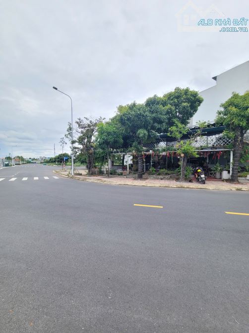 cặp góc 211,5m2 VIP 18Ty TL Quá Rẻ KDC ngay BigC Dĩ An p.Đông Hòa Tp.Dĩ An - 3