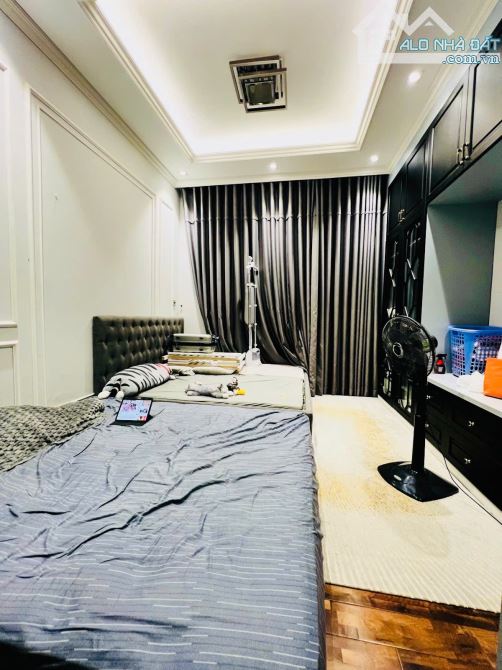Bán nhà hẻm ôtô Nguyễn Trãi giáp Quận 1 đúc 3 tầng 4PN 58m2 tặng nội thất chỉ 10.2 tỷ - 3