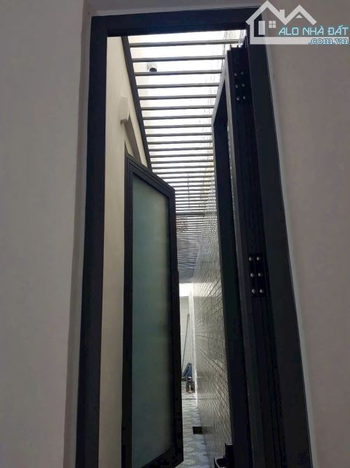 ❌ khu vực Trung Chánh Hóc Môn. Có căn nhà được rao 920tr có sổ hồng riêng ❌102m2❌ - 3