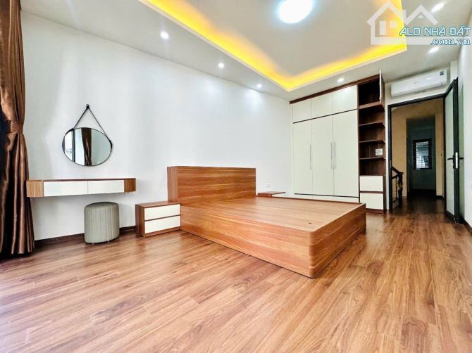 8.6 tỷ sở hữu nhà Phố Minh Khai 45m2, xây mới đẹp, nở tiền hút lộc, mặt tiền 4,1m, nhà mặt - 3