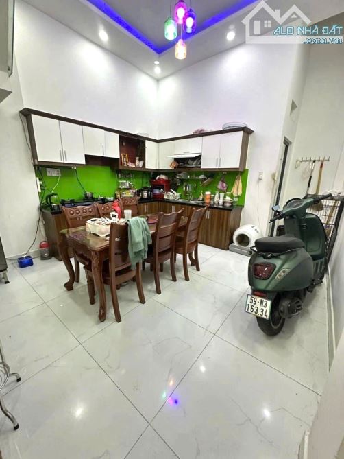 HƠN 4 TỶ CÓ NHÀ 3 TẦNG- 53M2 (4x13,3)- HẺM XE TẢI THÔNG TIỆN KINH DOANH- NGAY LIÊN KHU 4-5 - 3