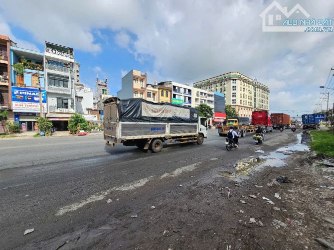 Đất mặt tiền ngay cổng kcn Sóng Thần, phường An Bình, TP Dĩ An. 15 tỷ - 3