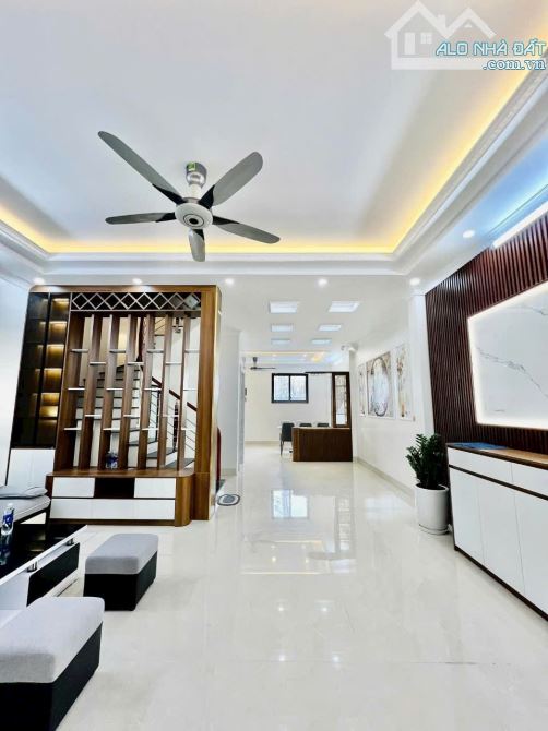 Nhà cực đẹp, oto qua, gần Phố, Tam Trinh, thang máy, 68m2 x mtiền 6m. Sốt bán 12.8 tỷ - 3