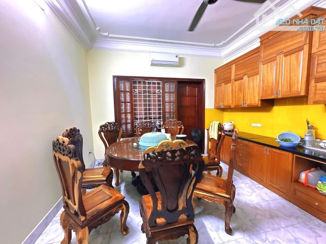 BÁN NHÀ MẶT PHỐ HOÀNG QUỐC VIỆT 92m2 - 6T - MT 4.5m - 66 TỶ - 2 MẶT TIỀN - KINH DOANH ĐỈNH - 3