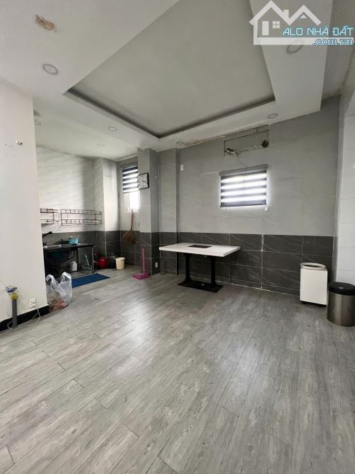 Giảm 3 tỷ Bán Biệt Thự MT ngay Trục Trương Văn Bang - 16x18m Hầm 3 tầng giá còn 52 tỷ. - 4