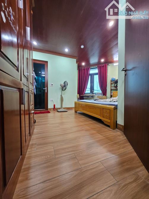 BÁN NHÀ TỨ HIỆP . KHU PHÂN LÔ . VỈA HÈ . LÔ GÓC GIÁ 28 TỶ . MT 10 M . QUÁ ĐẢNG CẤP - 4