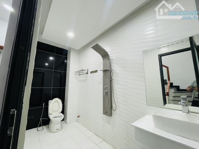 NHÀ LINH ĐÔNG, HẺM XE HƠI, NGAY CHUNG CƯ 4S, KHU PHÂN LÔ 4TẦNG, 52M2, NGANG 4.3M, CHỈ 6.8T - 4