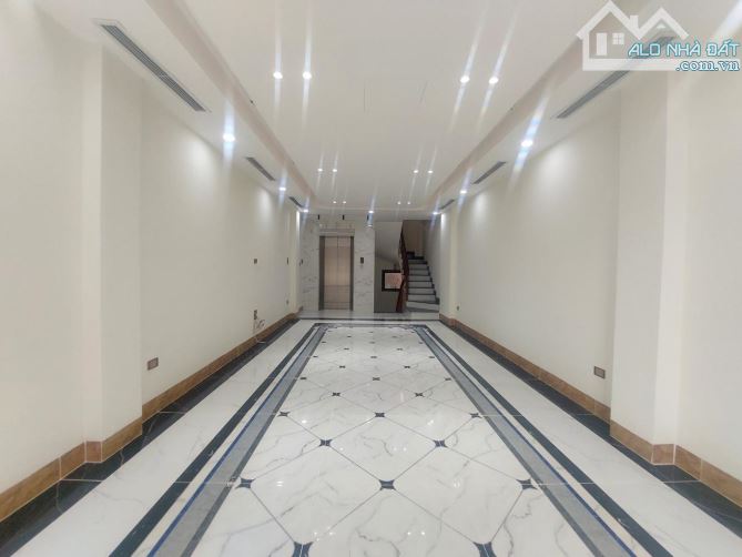Bán nhà ngọc lâm 53m2 xây 7 tầng thang máy , gara ô tô , kinh doanh , trước nhà ô tô tránh - 3