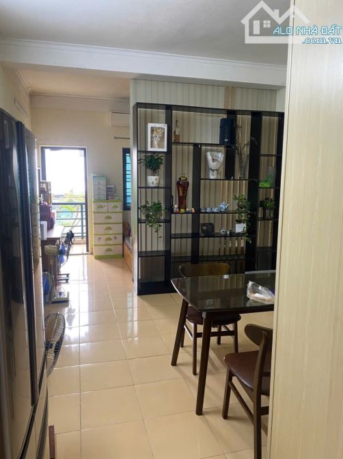 Chính chủ bán căn hộ chung cư Khúc Thừa Dụ 43m2 tầng 3 - 4