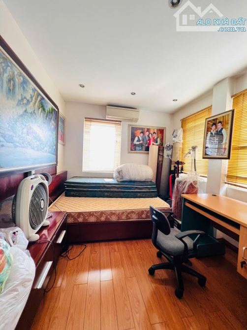 Bán Biệt thự víp Làng Việt Kiều Châu Âu, trục chính khu cao cấp dt200m2 giá 50 tỷ - 4